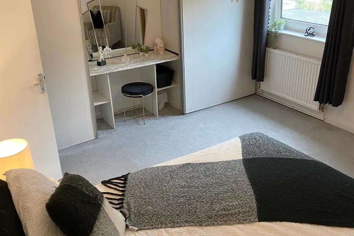 2 Bed-Sleeps 4-Sea View-Pet Friendly-Parking Appartement Llanelli Buitenkant foto